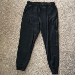 Nike joggers women’s size medium
